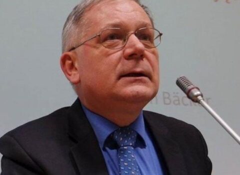 Roman Bakker: “Rusiyaya qarşı böyük ordu yaradılmalıdır”