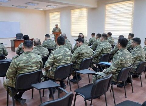 Azərbaycan Ordusunda komandir heyəti ilə toplanış keçirilir