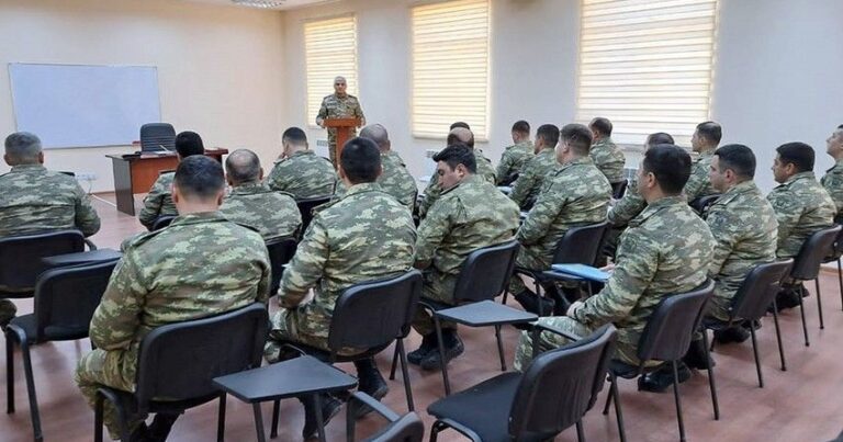 Azərbaycan Ordusunda komandir heyəti ilə toplanış keçirilir Azərbaycan Ordusunda komandir heyəti ilə toplanış keçirilir