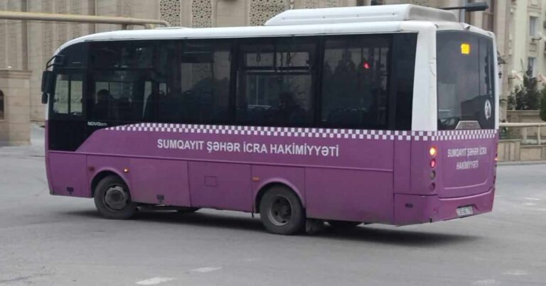 Sumqayıt sakinləri ictimai nəqliyyatdan şikayətçidir: “Sürücülər telefonla danışır, tum çırtlayırlar” Sumqayıt sakinləri ictimai nəqliyyatdan şikayətçidir: “Sürücülər telefonla danışır, tum çırtlayırlar”