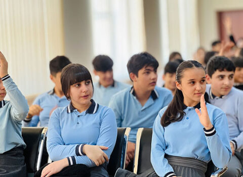 “Məktəbli könüllü” proqramı – Məktəblərdə ilk