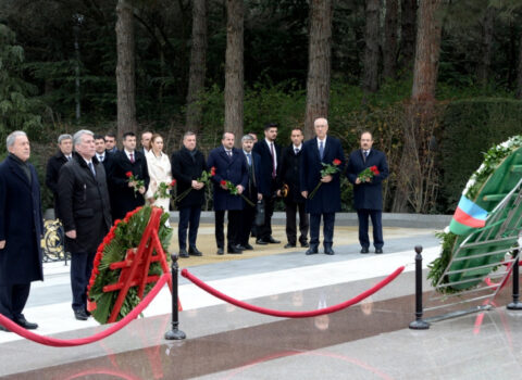 Hulusi Akar Azərbaycanda səfərdədir