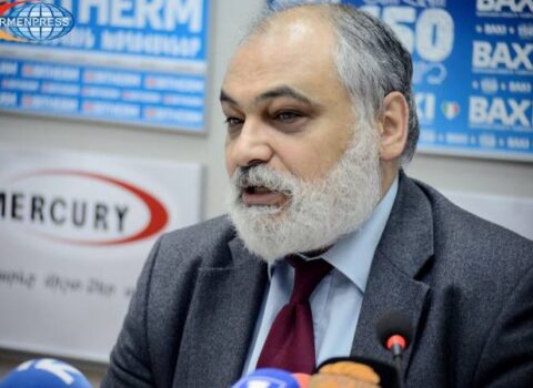 “Rusiyanın ətəyindən möhkəm yapışmalıyıq” – Ruben Safrastyan