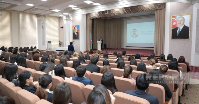 Gənc müəllimlərin forumu keçirildi, Prezidentə dəstək bəyanatı qəbul olundu Gənc müəllimlərin forumu keçirildi, Prezidentə dəstək bəyanatı qəbul olundu