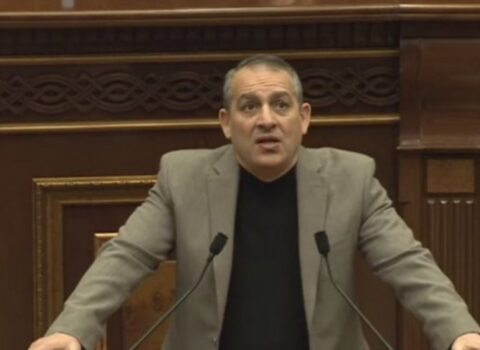 “Müdafiə naziri həftədə bir dəfə dəyişdirilməlidir” – Xaçatryan