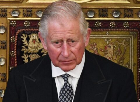 Britaniya kralına xərçəng diaqnozu qoyuldu
