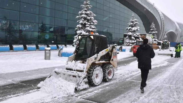 Moskva hava limanında 20 reys gecikib Moskva hava limanında 20 reys gecikib