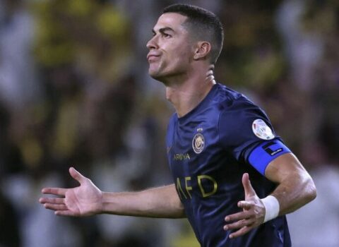Ronaldo çinli azarkeşlərdən üzr istədi