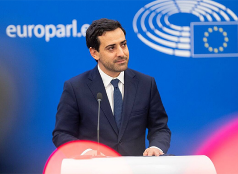 Fransanın xarici işlər naziri xəstəliyini etiraf etdi
