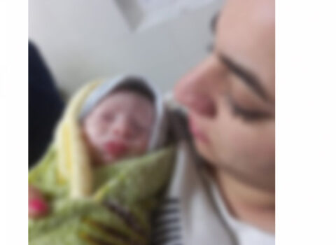 Sumqayıtda ilin ilk körpəsi dünyaya gəldi – FOTO
