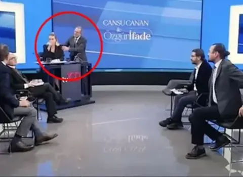 Aparıcının canlı efirdə fındıq yeməsi ona baha başa gəldi – VİDEO