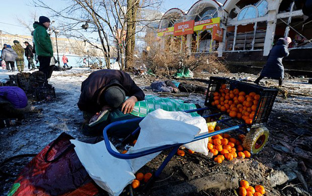 Donetskdə bazara hücumda ölənlərin sayı artdı Donetskdə bazara hücumda ölənlərin sayı artdı