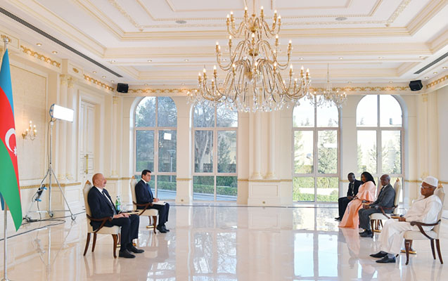 Prezident yeni səfirləri qəbul etdi – FOTOLAR Prezident yeni səfirləri qəbul etdi – FOTOLAR