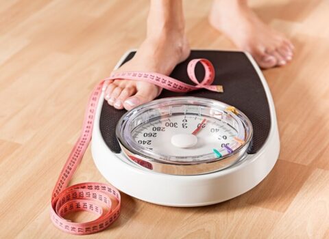 Artıq çəkili insanların tərəzidən İSTİFADƏ QAYDALARI