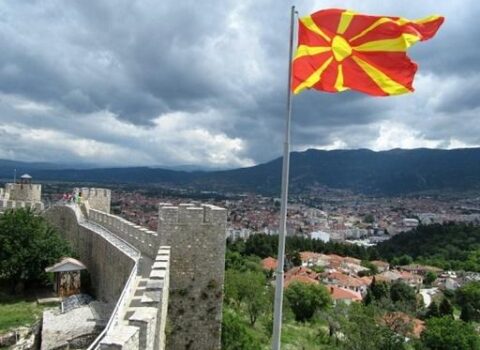 Şimali Makedoniyada alban azlığın nümayəndəsi baş nazir seçildi
