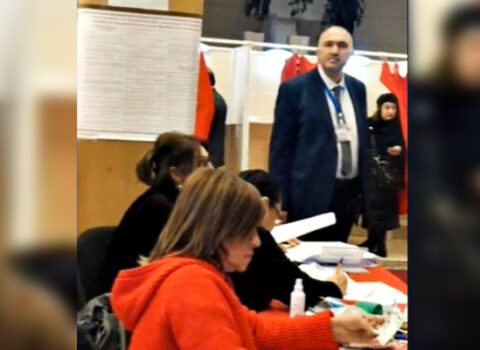 Seçki günü türk jurnalistlə mübahisə edən “dövlət rəsmisi” LGBT üzvü imiş – ŞOK DETALLAR