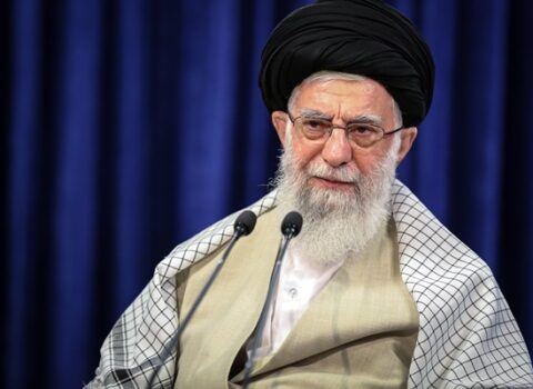 “Facebook” və “İnstaqram” Əli Xamneyini “qara siyahı”ya saldı – Hesabları silindi