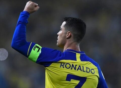 Ronaldonun bu hərəkəti ərəbləri dəli etdi – Paçasının arasını sildi və yerə tulladı