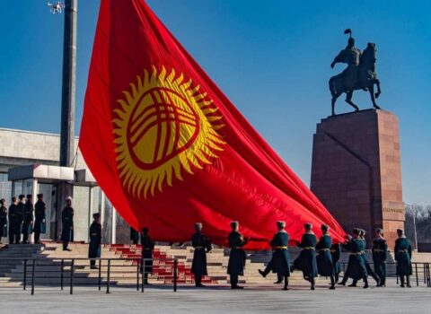 Blinkenin etirazı nəticə verdi – Qırğızıstan parlamenti geri çəkilir