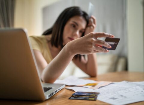 Stress gəncləri maliyyə ümidsizliyinə sürükləyir