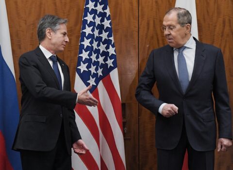 Lavrov Blinkenlə eyni iclasa getdi