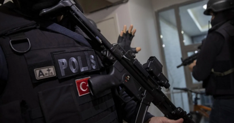 AKP-nin seçki kampaniyası zamanı silahlı hücum – VİDEO