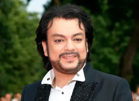 Filipp Kirkorov Ukraynaya gəldi – Yaralı əsgərlərlə görüşdü