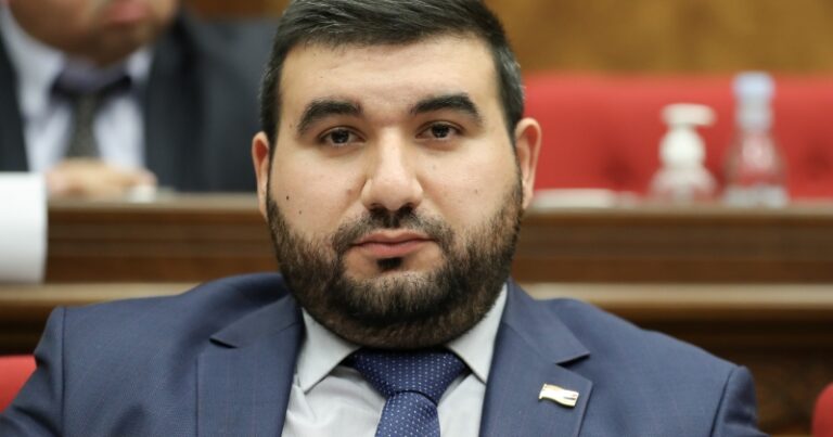 Vaaqn Aleksanyan: “Ermənistan Konstitusiyası qeyri-legitimdir”