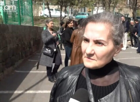 “Nikol dəlidir, amma onu ruhi xəstəxanaya aparmaq lazım deyi” – ETİRAZ