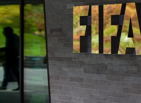 FİFA klubların qış transfer pəncərəsində nə qədər pul xərclədiyini açıqladı