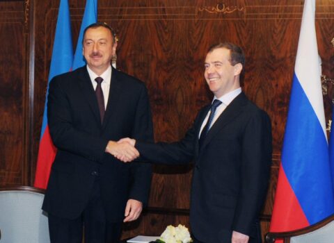Medvedev İlham Əliyevi təbrik etdi