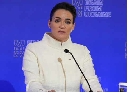 Macarıstan parlamenti prezidenti istefaya göndərdi