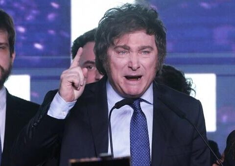 Argentina prezidenti Roma Papasından üzr istədi