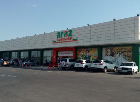 “Araz” supermarketin iki mağazası boşaldılır, obyektlər satışa çıxarıldı
