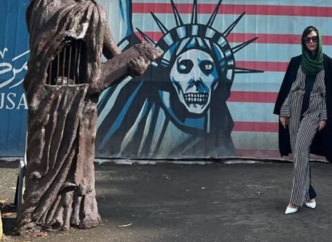 Amerikalı porno ulduzun İrandan paylaşdığı FOTOLAR qalmaqal yaratdı – XİN rəhbərindən AÇIQLAMA