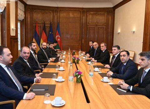 Berlində Azərbaycan və Ermənistan XİN rəhbərlərinin görüşü başladı