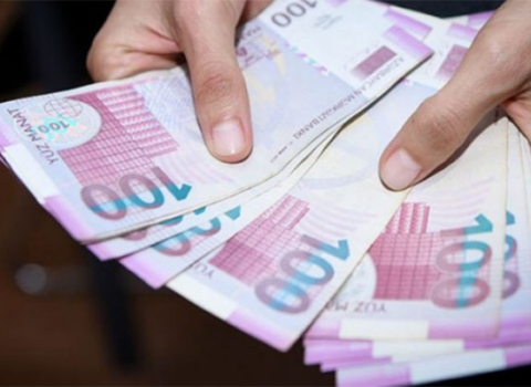 Bu şəxslərin maaşlarının məbləğlərində dəyişiklik edildi