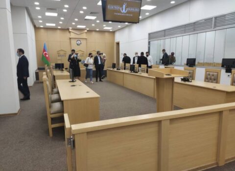 Aysun Mirişli məhkəmə zalından AZADLIĞA BURAXILDI – FOTO