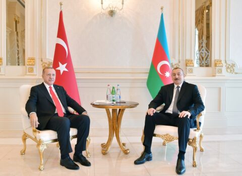 Prezidentlərin təkbətək görüşü başladı – FOTOLAR – YENİLƏNİR