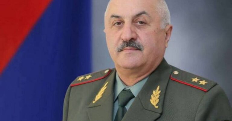Ermənistan Baş Qərargah rəisinin birinci müavini işdən çıxarıldı Ermənistan Baş Qərargah rəisinin birinci müavini işdən çıxarıldı