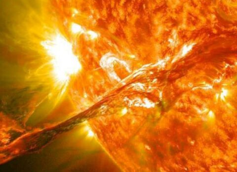 Günəşdə güclü partlayış baş verdi