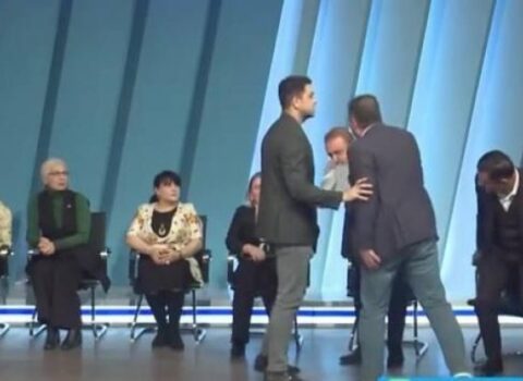 “Space”in efirində dava: Həkimlə jurnalist bir-birinə mikrofon atdı – VİDEO