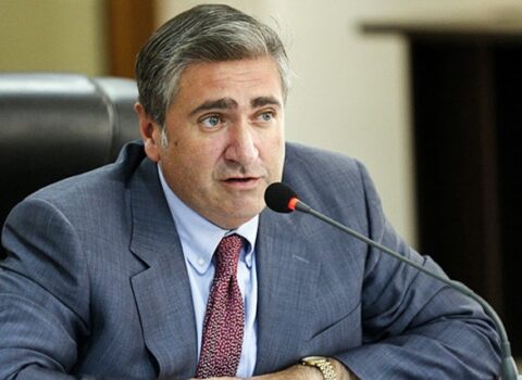 “Paşinyan gözləyir ki, kimsə gəlib onu xilas edəcək” – Artur Xaçatryan
