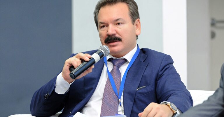 Qazaxıstan keçmiş deputat olan rusiyalı iş adamını axtarışa verdi Qazaxıstan keçmiş deputat olan rusiyalı iş adamını axtarışa verdi