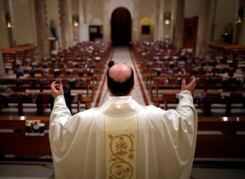 İspaniyada “mavi” keşiş “Viaqra”nın qurbanı oldu – Özü və sevgilisi saxlanıldı