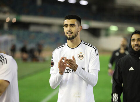 “Qalatasaray” rəsmisi Toral Bayramovu izləmək üçün yenidən Azərbaycana gəlir