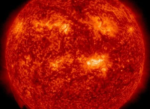 Günəşdə güclü alışma olub, geomaqnit qasırğası qeydə alınıb