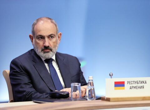 Paşinyan: Yerevan və Bakı məhkəmələrdən iddialarını geri götürə bilər