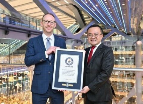 Milyarder həyatını 250 milyon dollara sığortaladı