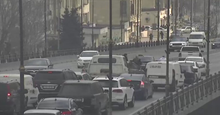Körpüdə yol qəzası – Sıxlıq yarandı Körpüdə yol qəzası – Sıxlıq yarandı